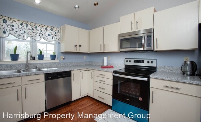 Photo - 3 br, 2.5 bath House - 310 Wheatstone Dr