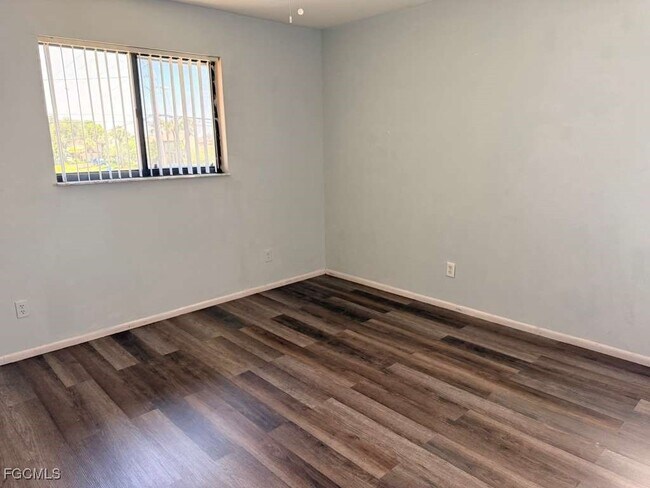 Photo - 1126 SE 8th St