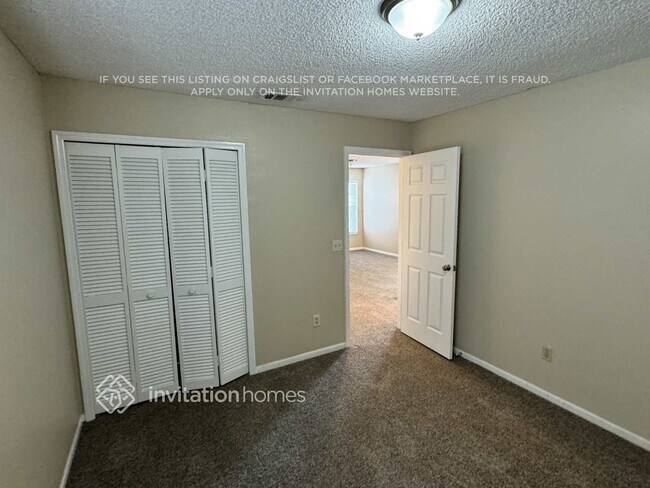 Photo - 724 Silver Birch Pl