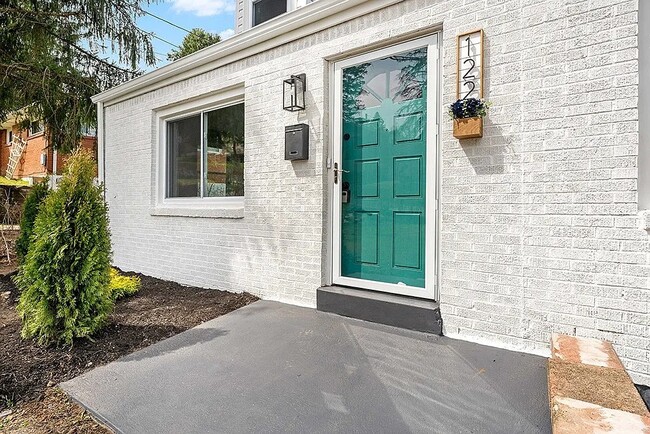 Photo - 122 Bramble St