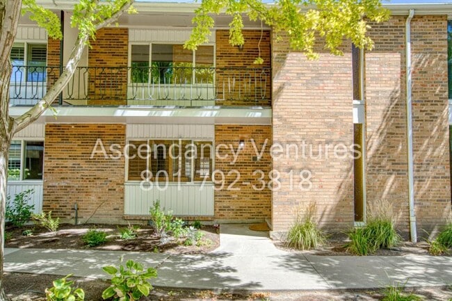 Building Photo - 745 E 3 Fountains Cir Rental
