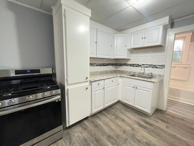 Building Photo - 71 Vine St Unit A Rental