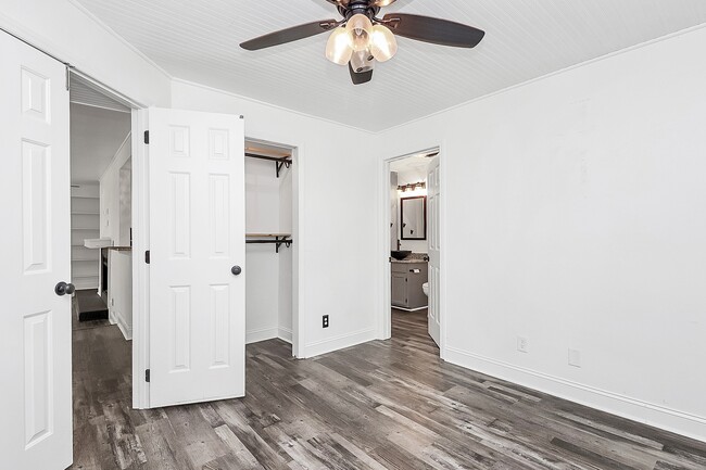 Photo - 1109 E Morehead St