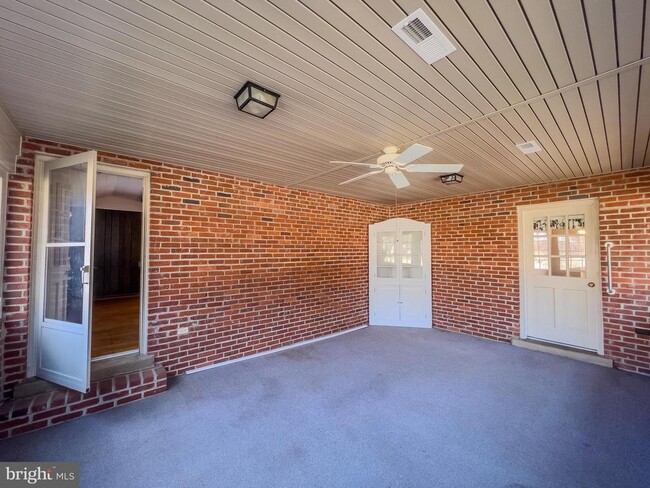 Photo - 194 Red Hill Rd