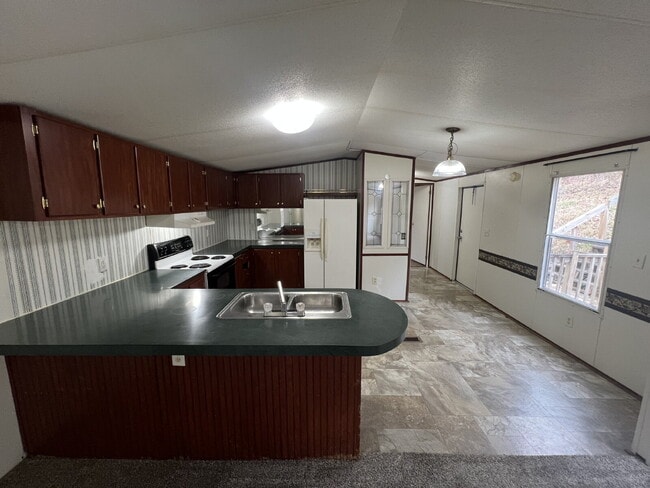 Photo - 3845 Wickham Rd