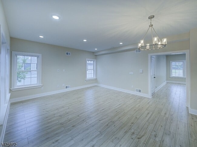 Photo - 8 Travers Ave