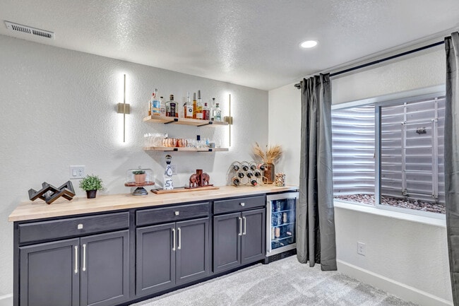 Photo - 5483 Mountain Garland Dr