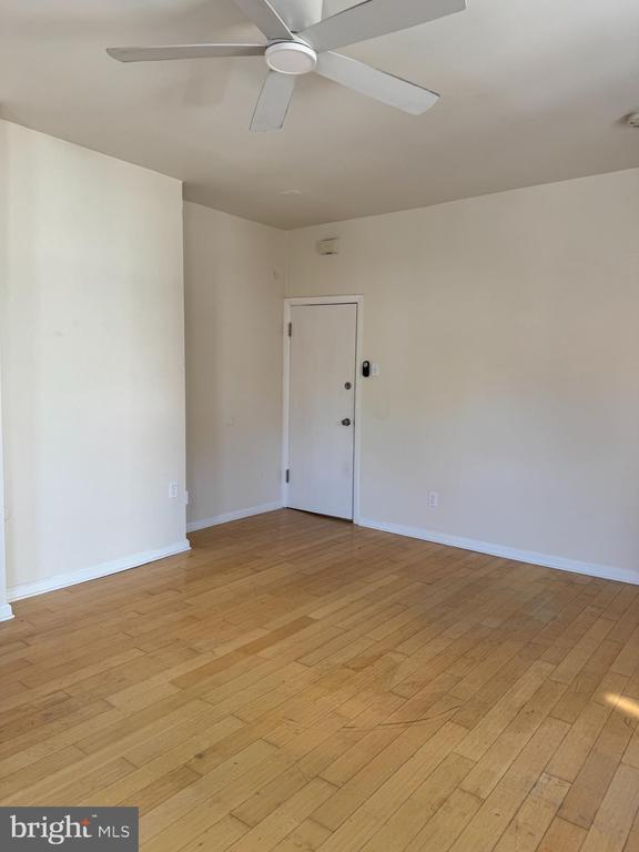 Photo - 2062 Lombard St Unit 2