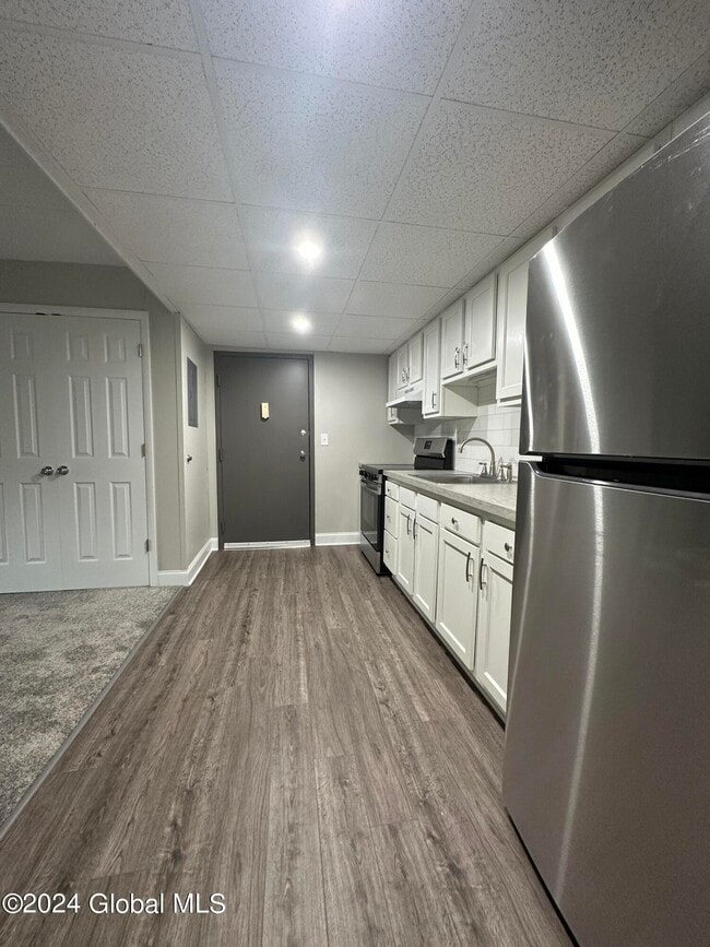 Photo - 205 S Allen St Unidad 1-C