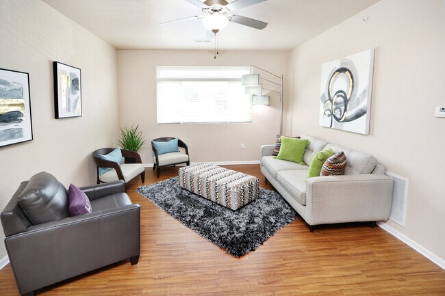 Photo - 916 Kearney St