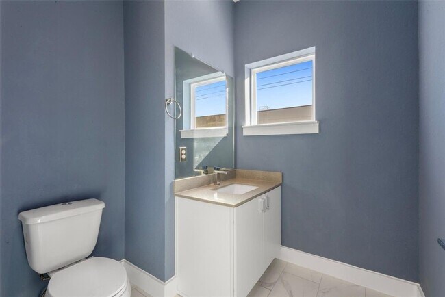 Photo - 6106 Clarkson Ln