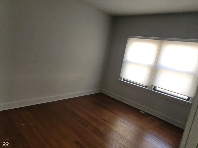 Photo - 629 Carlyle Pl