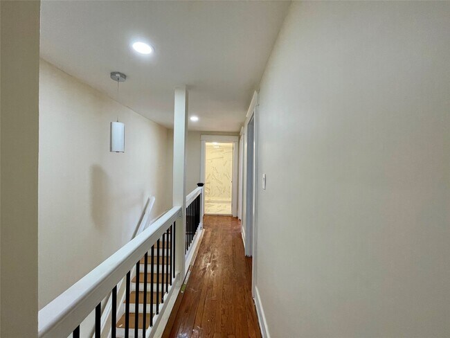 Photo - 417 Adams Ave Unidad Right