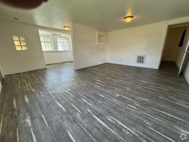 Building Photo - H706 Unit C Rental