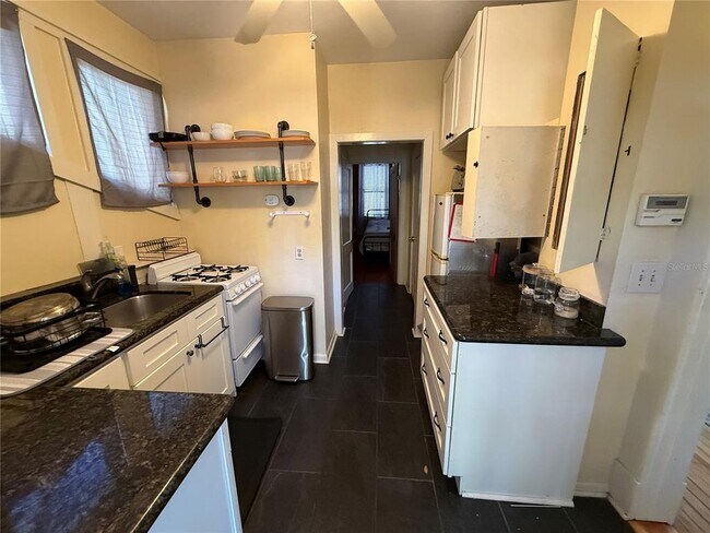 Photo - 824 E University Ave