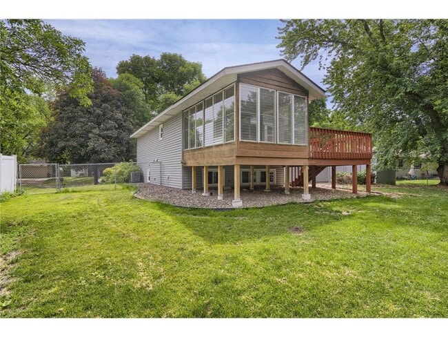 Photo - 9937 Deerwood Ln N