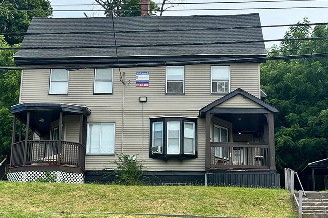 Building Photo - 1420 E Genesee St Unit 1