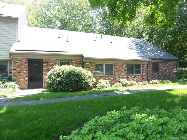 Building Photo - 180 Heritage Unit E