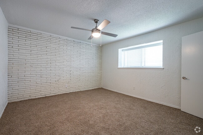 1BR, 1BA - 663SF