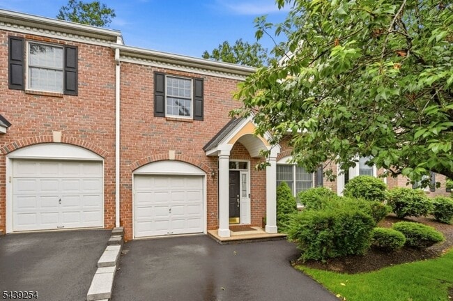 Building Photo - 75 Spring Hill Cir