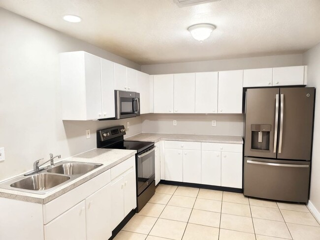 Photo - 1120 Harry Ave S