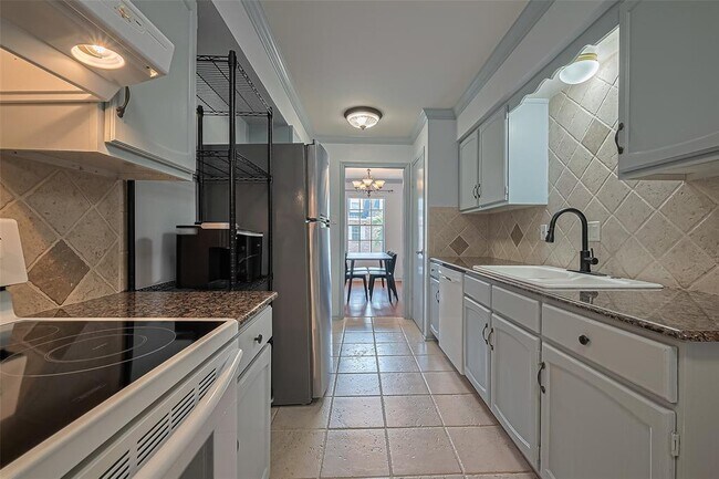 Photo - 359 N Post Oak Ln Unidad 225 Rental