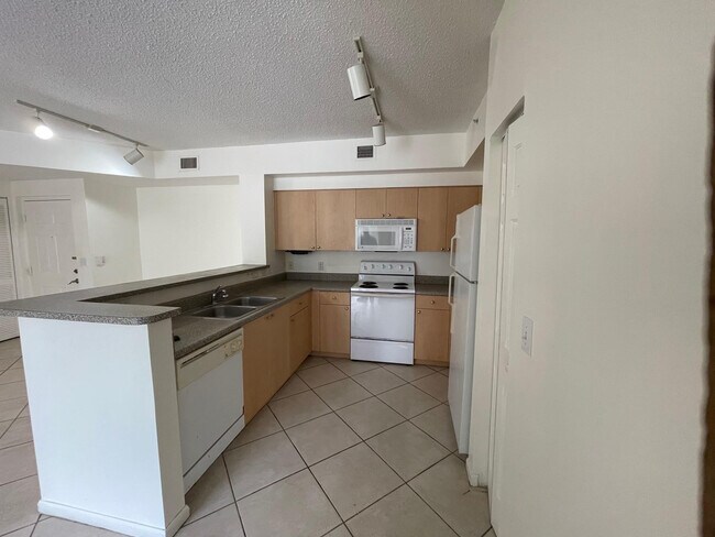 Photo - 8010 N Nob Hill Rd Unit 205