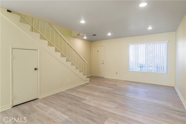 Photo - 19216 Hamlin St