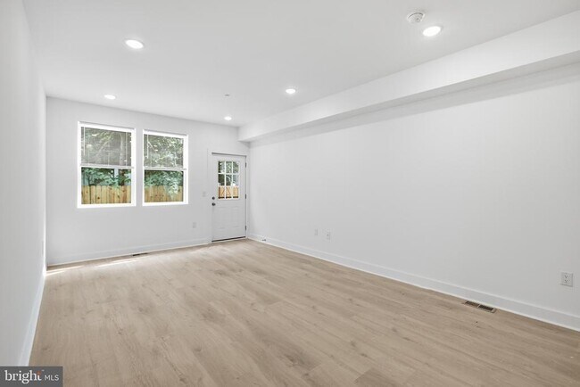 Photo - 3974 Reno St Unit 1