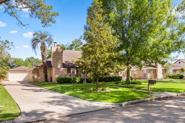 Photo - 14014 Briar Pl Dr