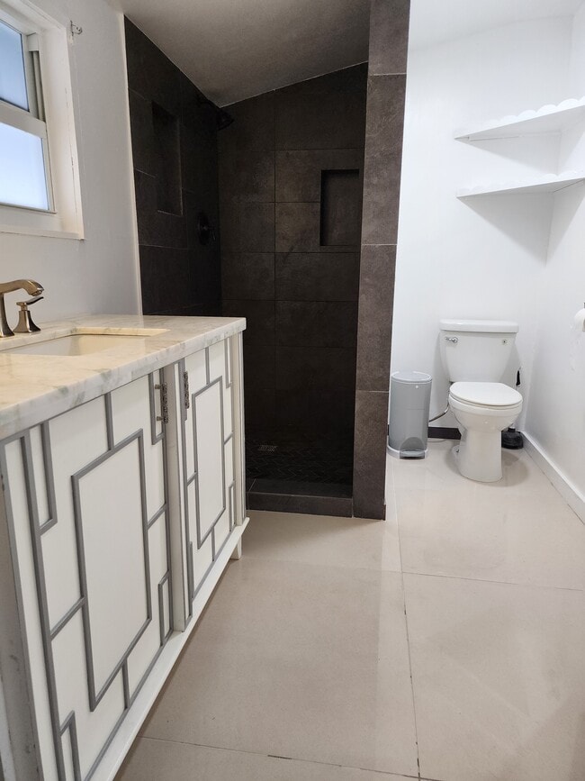 Photo - 5372 NE 17th Ave