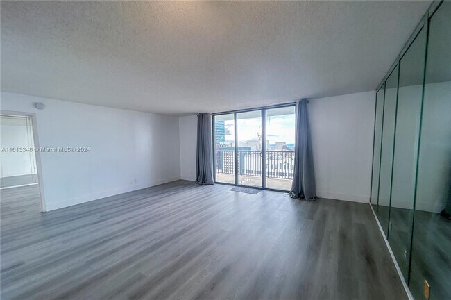 Photo - 1800 Collins Ave Unit #14C