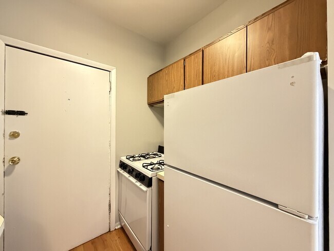 Photo - 644 W Barry Ave Unit J06W
