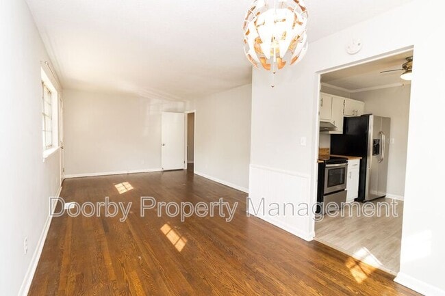 Photo - 303 Ridgeway Dr