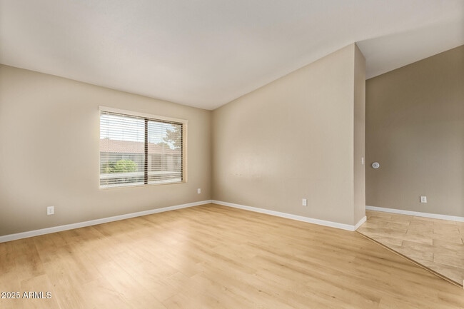 Photo - 1402 E Guadalupe Rd Unit 245