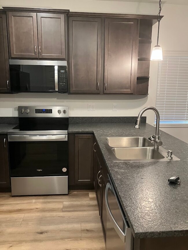1825-31 Peter James Ln Unit 1825