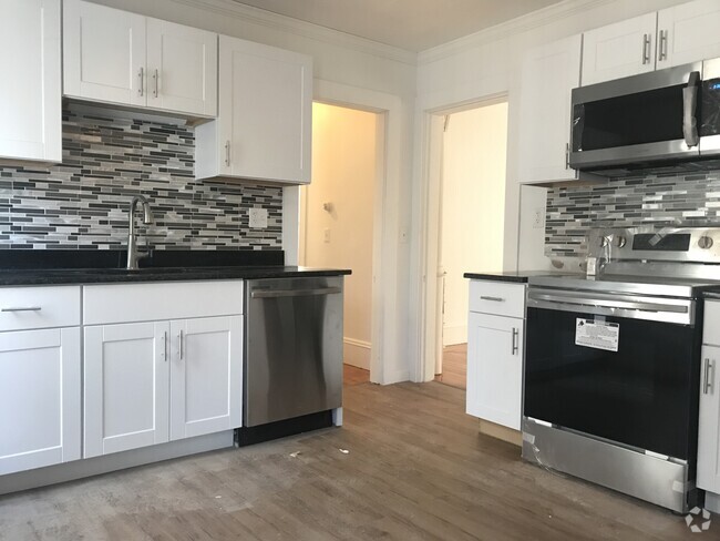 Building Photo - 6 Endicott Ave Unit 2T Rental