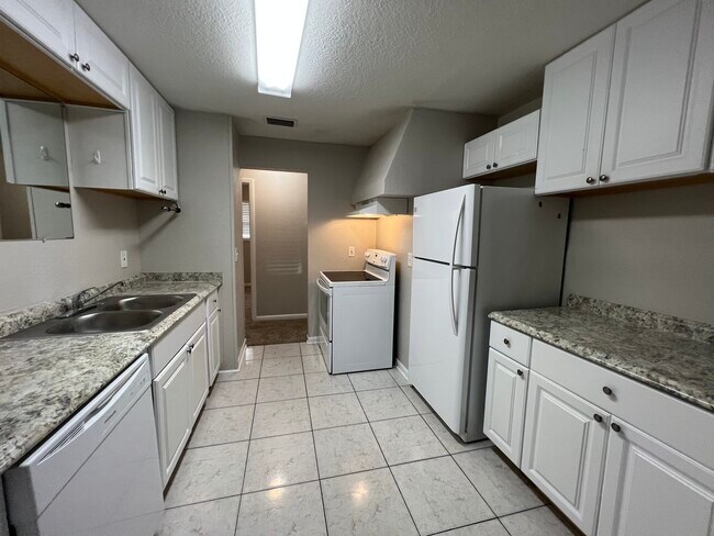 Photo - 2965 Sunset St