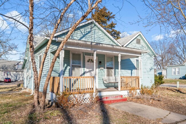 Photo - Charming 2 Bed, 1 Bath Lenexa Home with Modern Amenities!