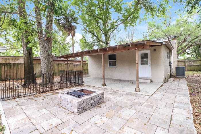 Photo - 1705 E Lambright St N