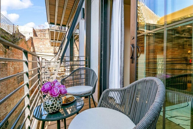 Photo - 611 Commerce St Unit ID1267078P