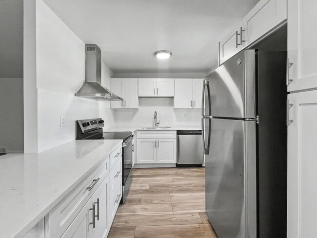 8 Midland Ave