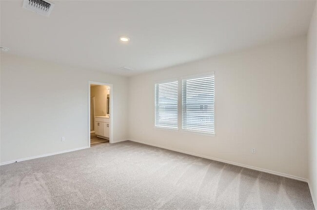Photo - 74 Pacific Loon St