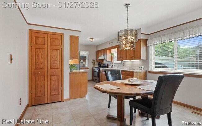 Photo - 6900 Crestwood St