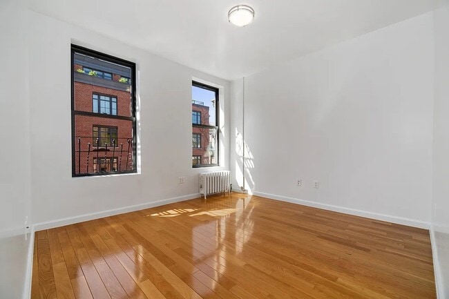 Photo - 117 Perry St Unit 11