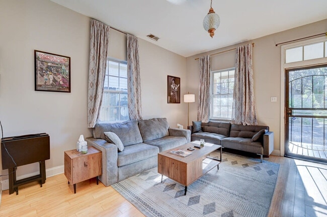 Photo - 910 Blythe St Unit SI ID1608484P