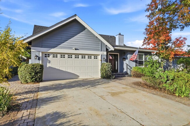 Building Photo - Santa Teresa 5-Bedroom 3-Bathroom Home