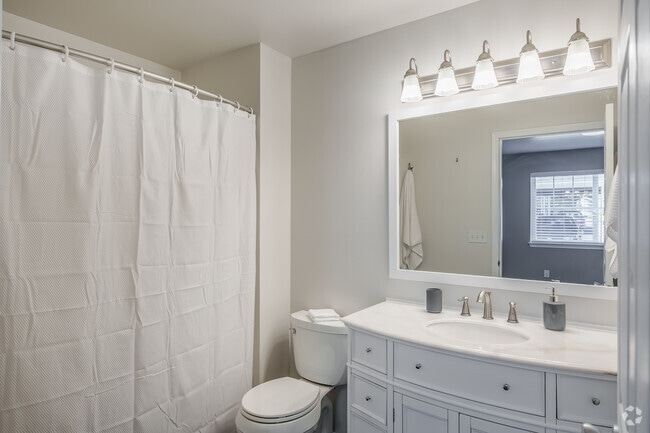 3BD, 2 BA - 1,172SF