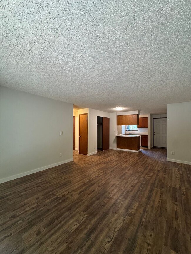 1604 N Brook Ct Unidad 2