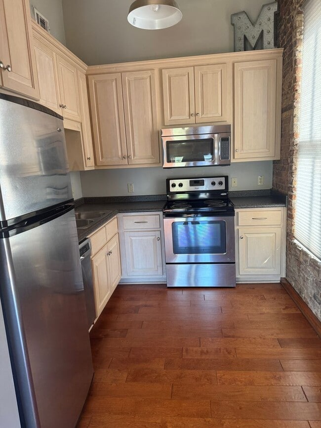 Photo - 210 W Main St Unit Loft 201 vacant